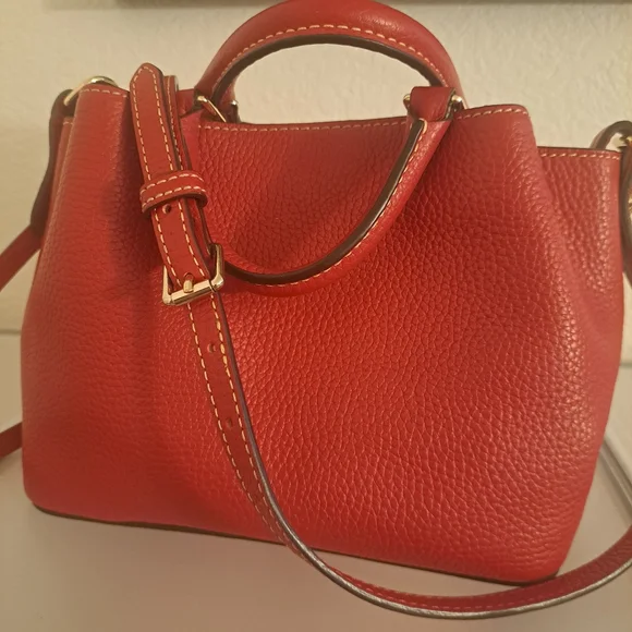 EUC Dooney & Bourke Red Leather Women's Bag